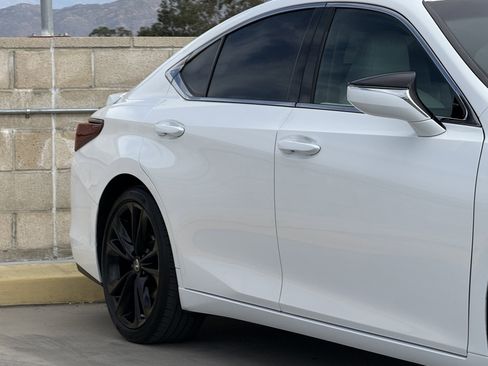 Certified 2023 Lexus ES 350 F Sport w/ Accessory Package (Z2) image 5