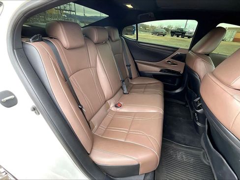 Used 2022 Lexus ES 350 w/ Accessory Package image 19