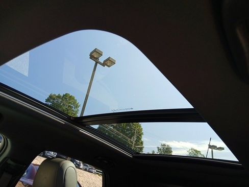 Used 2022 Chevrolet TrailBlazer RS w/ Sun and Liftgate Package image 13