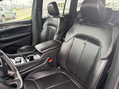 New 2025 Jeep Grand Cherokee Limited image 18