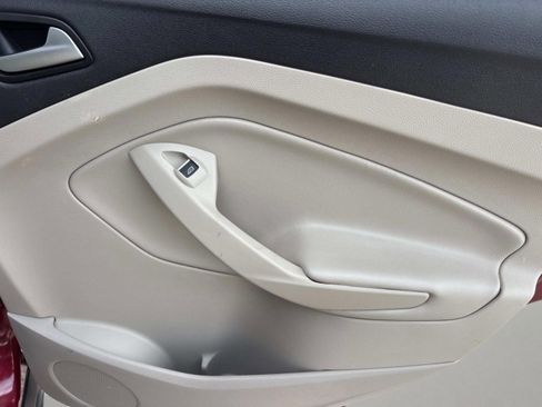 Used 2017 Ford Escape Titanium image 19