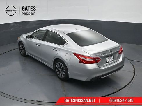 Used 2016 Nissan Altima 2.5 SV FWD image 46
