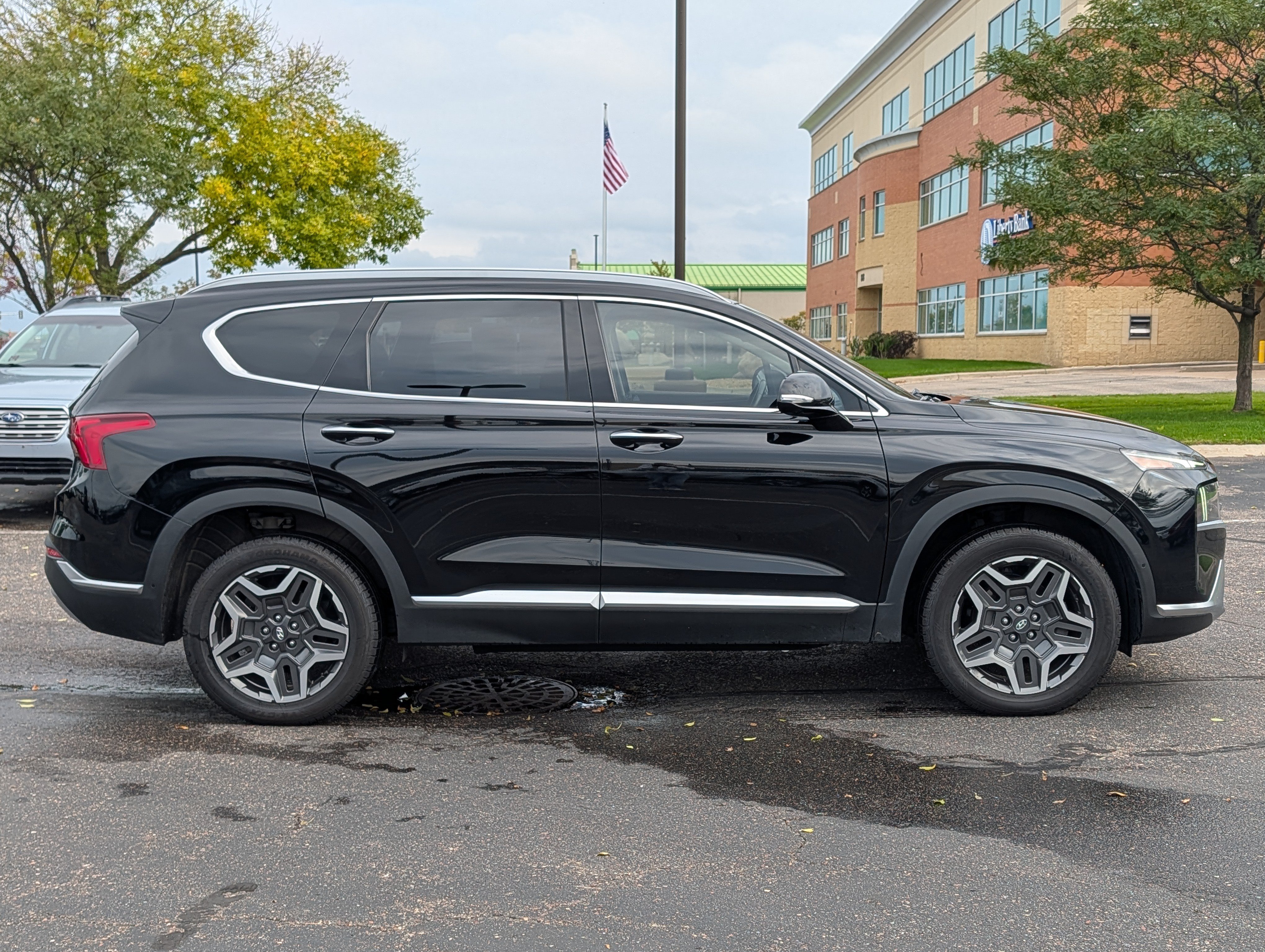 Used 2021 Hyundai Santa Fe Limited AWD/4WD image 6