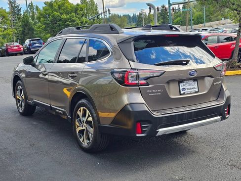 Used 2022 Subaru Outback Limited AWD/4WD image 5