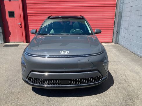 Used 2024 Hyundai Kona Limited FWD image 7