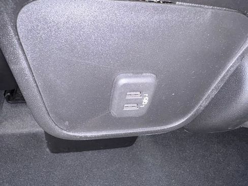 Used 2022 Chevrolet Equinox LT FWD image 10