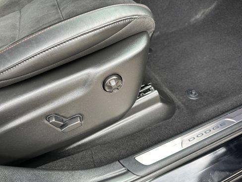 Used 2025 Dodge Durango GT image 31