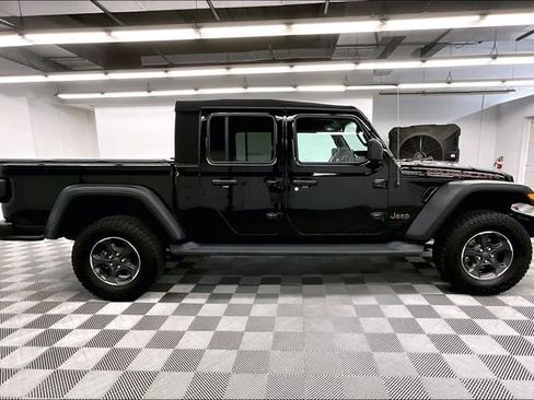 Used 2023 Jeep Gladiator Rubicon w/ Cold Weather Group AWD/4WD image 14