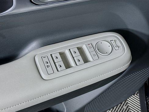 Used 2025 Hyundai Santa Fe SEL FWD image 15