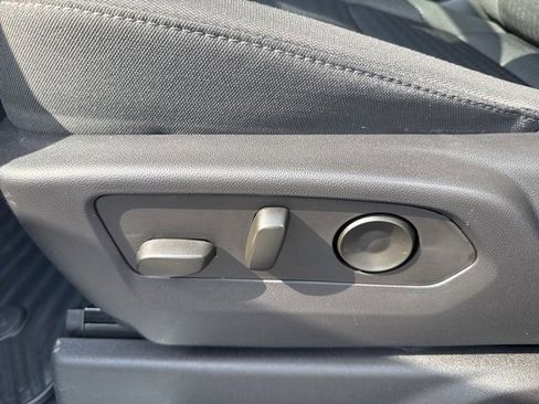 Used 2023 Chevrolet Silverado 1500 LT image 11