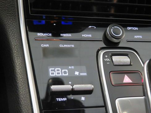 Used 2018 Porsche Panamera 4S image 46