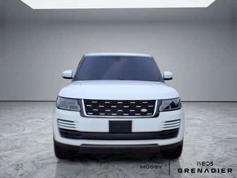 Used 2018 Land Rover Range Rover Supercharged image 2