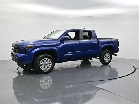 Used 2025 Toyota Tacoma SR5 RWD image 5