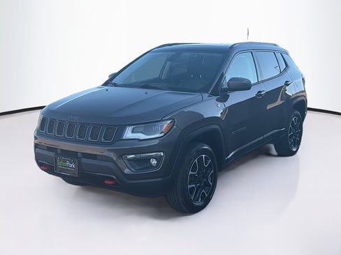 Used 2019 Jeep Compass Trailhawk w/ Safety & Security Group AWD/4WD image 3