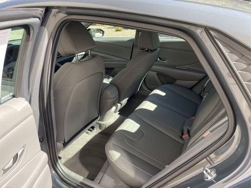 Used 2025 Hyundai Elantra Sport image 11