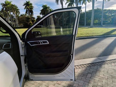 Used 2014 Ford Explorer Limited w/ Equipment Group 301A image 34