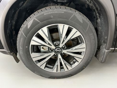 Used 2023 Nissan Rogue SV AWD/4WD image 34