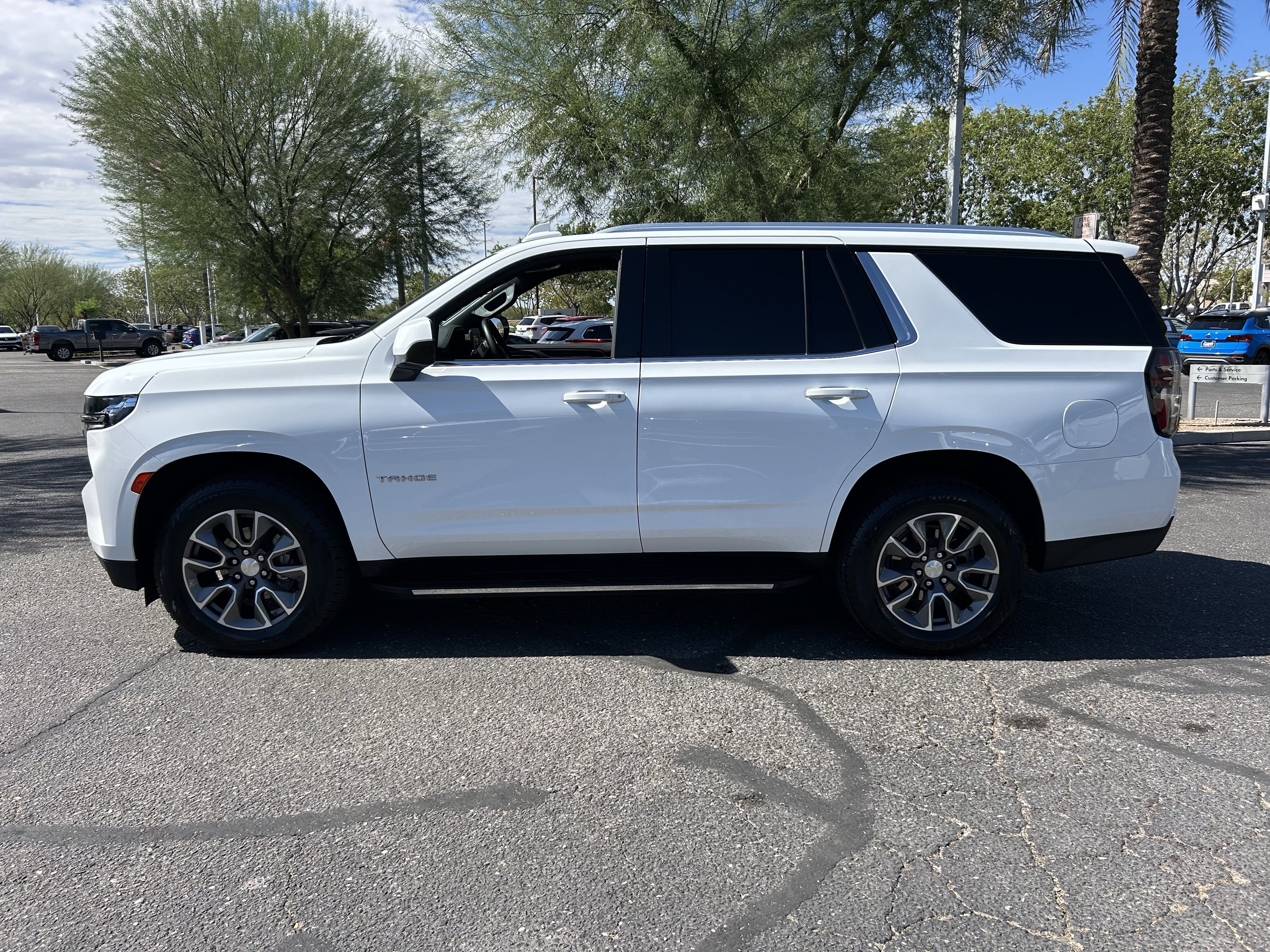 Used 2023 Chevrolet Tahoe LS AWD/4WD image 2