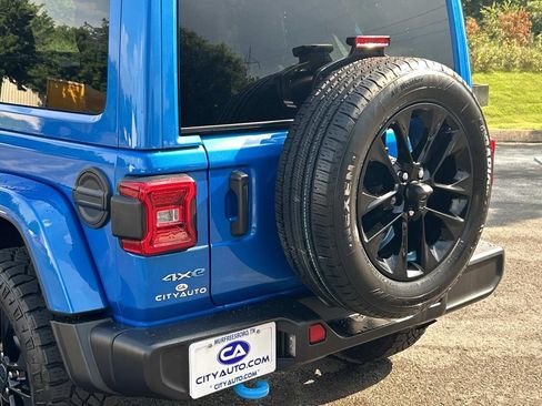 Used 2024 Jeep Wrangler Unlimited Sahara AWD/4WD image 13