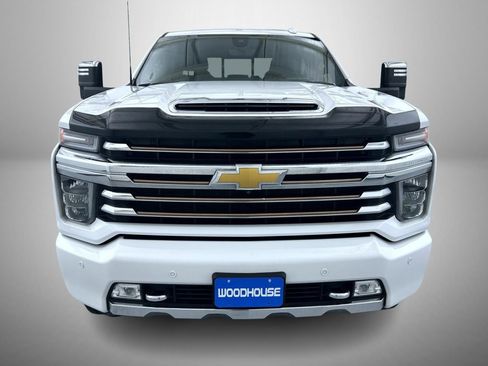 Used 2022 Chevrolet Silverado 2500 High Country w/ Technology Package image 2