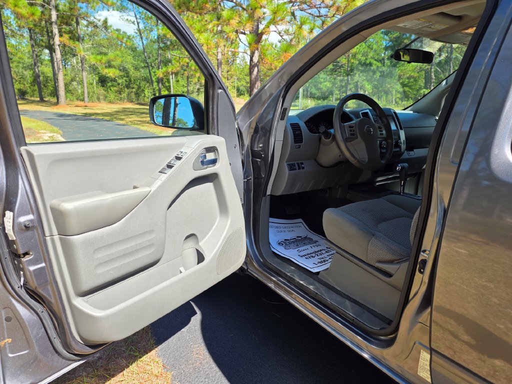 Used 2019 Nissan Frontier SV RWD image 10