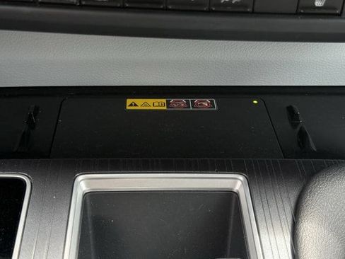 Used 2025 Toyota Sienna XLE FWD image 22