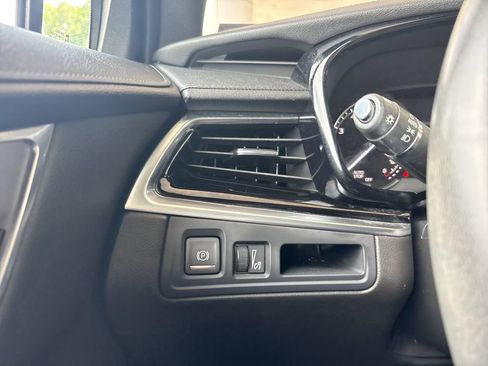 Certified 2024 Cadillac XT6 Luxury AWD/4WD image 17