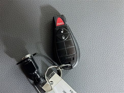 Used 2020 RAM 1500 Classic SLT image 34