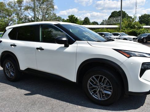 Used 2024 Nissan Rogue S AWD/4WD image 28