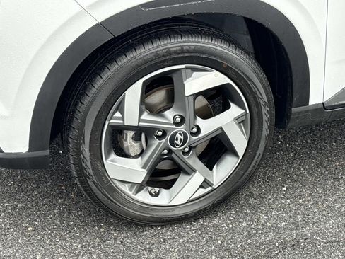 Used 2025 Hyundai Venue SEL FWD image 30