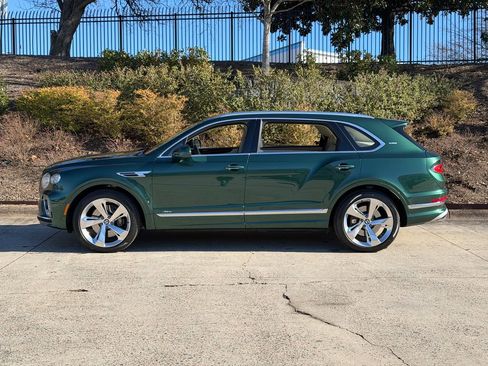 Used 2023 Bentley Bentayga Extended Wheelbase image 12