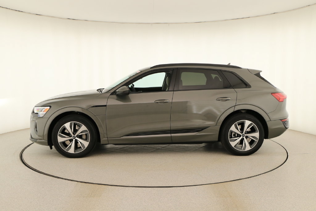 Certified 2024 Audi Q8 e-tron Premium AWD/4WD image 2