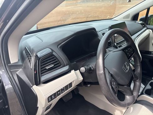 Used 2025 Honda Odyssey Elite image 10