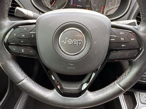 Used 2019 Jeep Cherokee Latitude Plus image 23