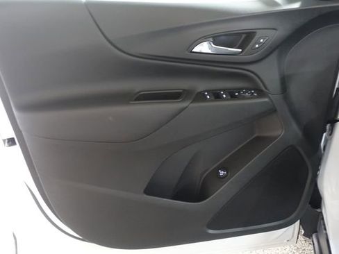 Used 2023 Chevrolet Equinox LT AWD/4WD image 9
