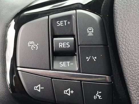 Used 2025 Ford Escape Platinum AWD/4WD image 22