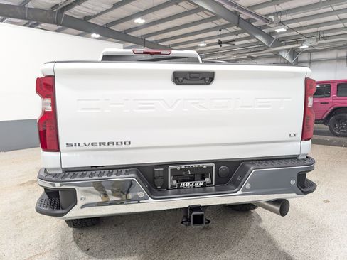 Used 2025 Chevrolet Silverado 2500 LT AWD/4WD image 4