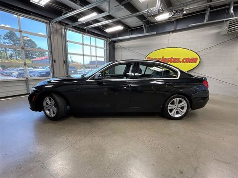 Used 2018 BMW 330i Sedan image 2