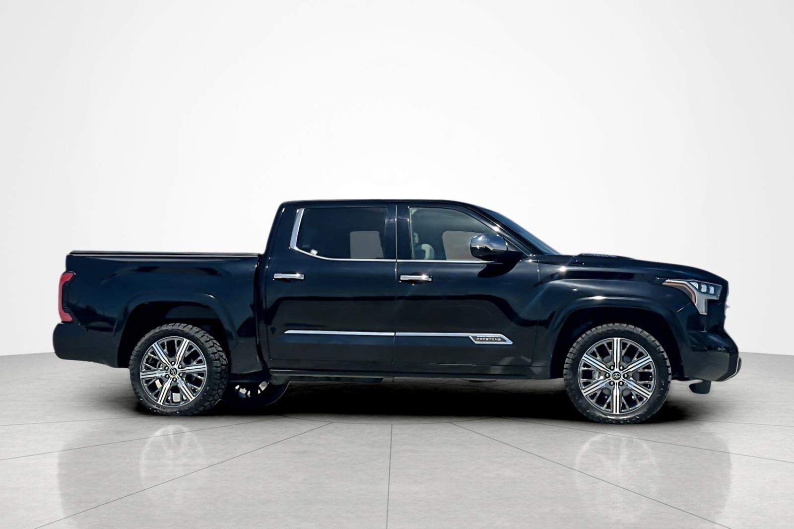 Used 2023 Toyota Tundra Capstone AWD/4WD image 6