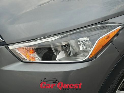 Used 2019 Nissan Kicks S FWD image 27