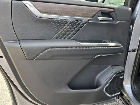 New 2026 GMC Acadia Denali AWD/4WD image 40