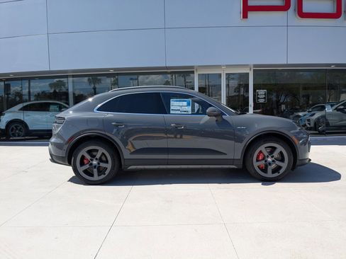 New 2025 Porsche Macan 4S Electric image 8