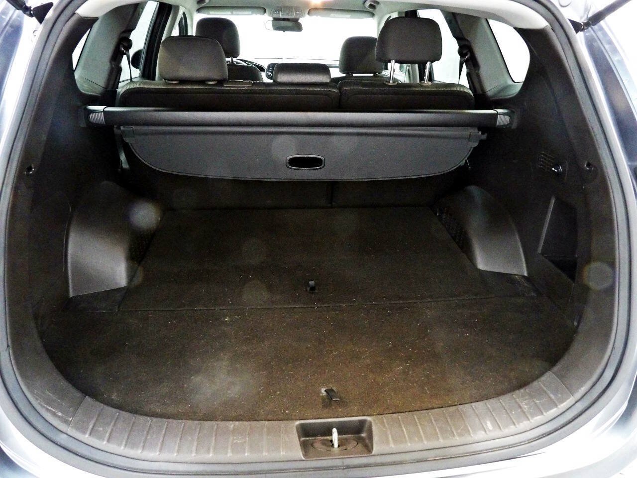 Used 2019 Hyundai Santa Fe SE AWD/4WD image 13