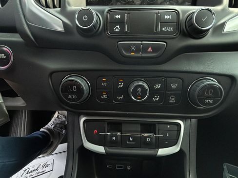 Used 2022 GMC Terrain SLT image 20