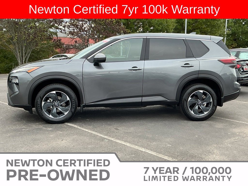 Used 2025 Nissan Rogue SV AWD/4WD image 3