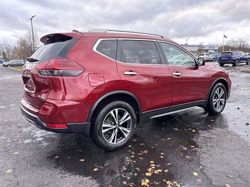 Used 2020 Nissan Rogue SV w/ Sun & Sound Touring Package image 3