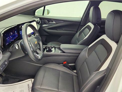 Used 2024 Chevrolet Blazer EV LT AWD/4WD image 19