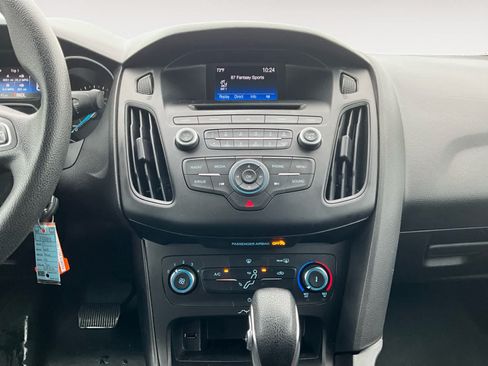 Used 2017 Ford Focus SE FWD image 13