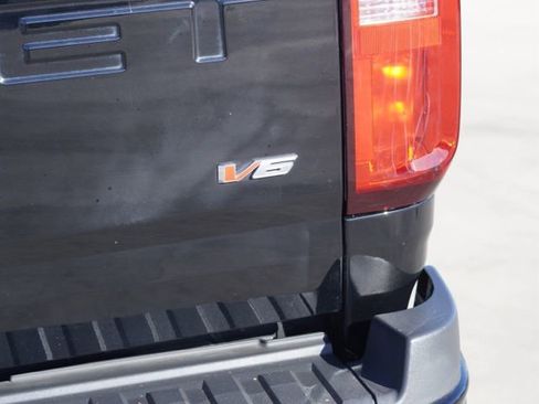 Used 2022 Chevrolet Colorado LT w/ Safety Package RWD image 14