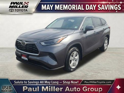 Used 2023 Toyota Highlander L AWD/4WD image 1